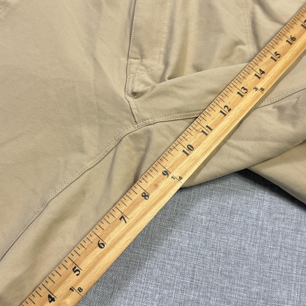 The North Face Shorts Mens 38 Beige Athletic Softshell Hiking Stretch 9 Inseam - Picture 6 of 10